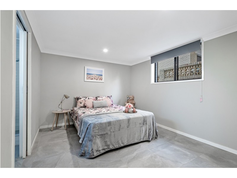 10 Claret Street, Carseldine QLD 4034