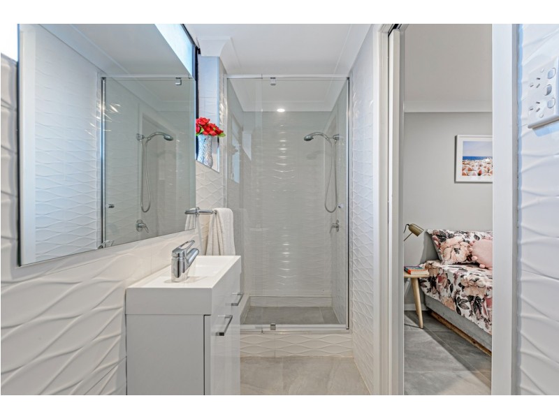 10 Claret Street, Carseldine QLD 4034