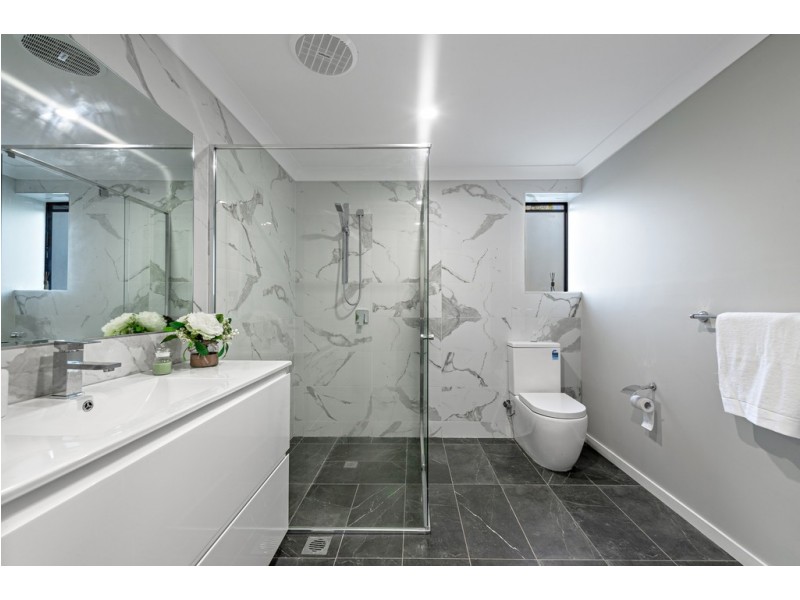 10 Claret Street, Carseldine QLD 4034