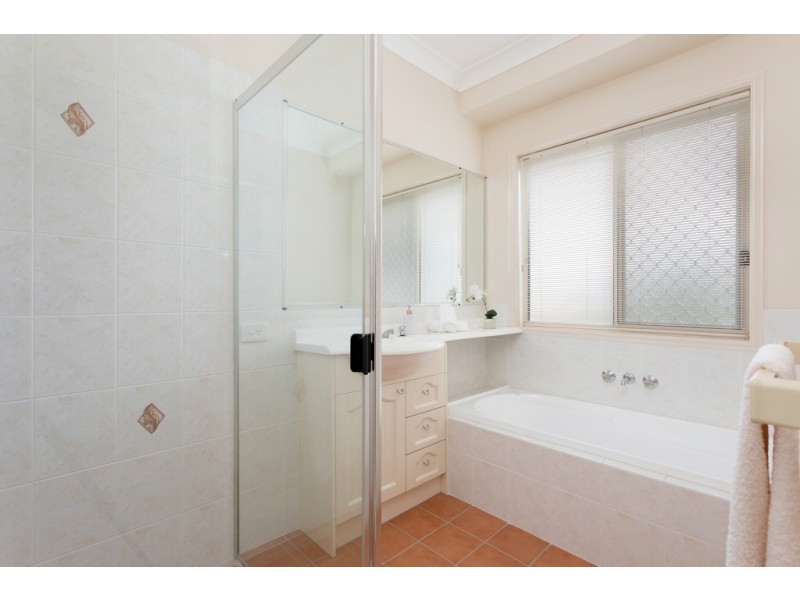 27 Dicaprio Circuit, Bridgeman Downs QLD 4035