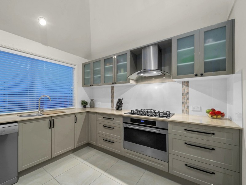 Eatons Hill QLD 4037