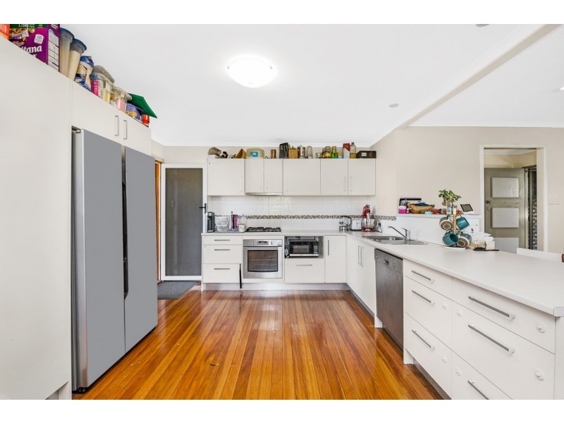 8 Burbank Street, Stafford Heights QLD 4053