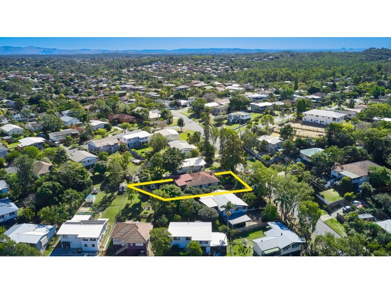 8 Burbank Street, Stafford Heights QLD 4053