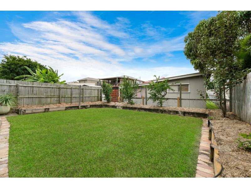 15 Edith Street, Deagon QLD 4017