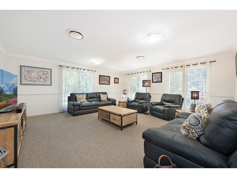 15 Sarow Drive, Warner QLD 4500