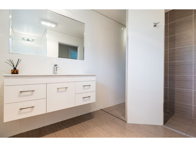 2 Eveleigh Street, Arana Hills QLD 4054