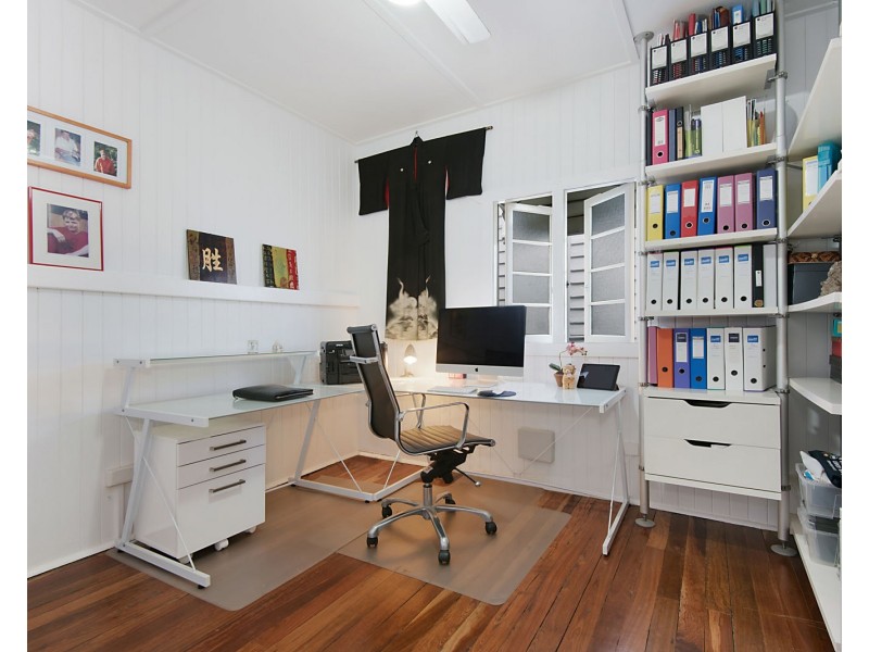 24 O’Quinn Street, Nudgee Beach QLD 4014