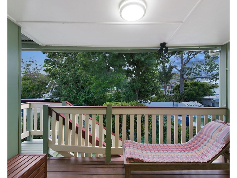 24 O’Quinn Street, Nudgee Beach QLD 4014