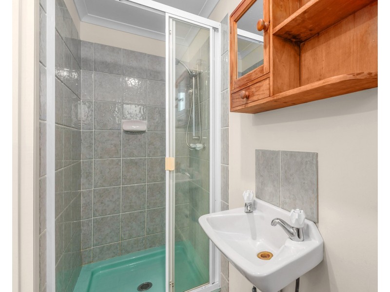 24 O’Quinn Street, Nudgee Beach QLD 4014