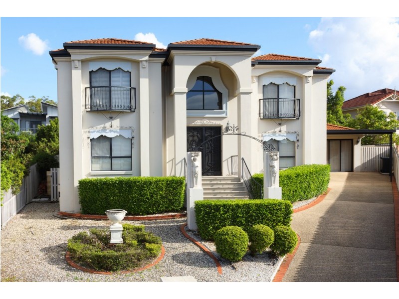 8 Rocklily Court, Chermside West QLD 4032