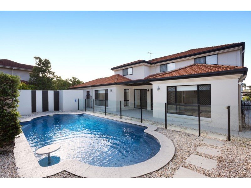 8 Rocklily Court, Chermside West QLD 4032