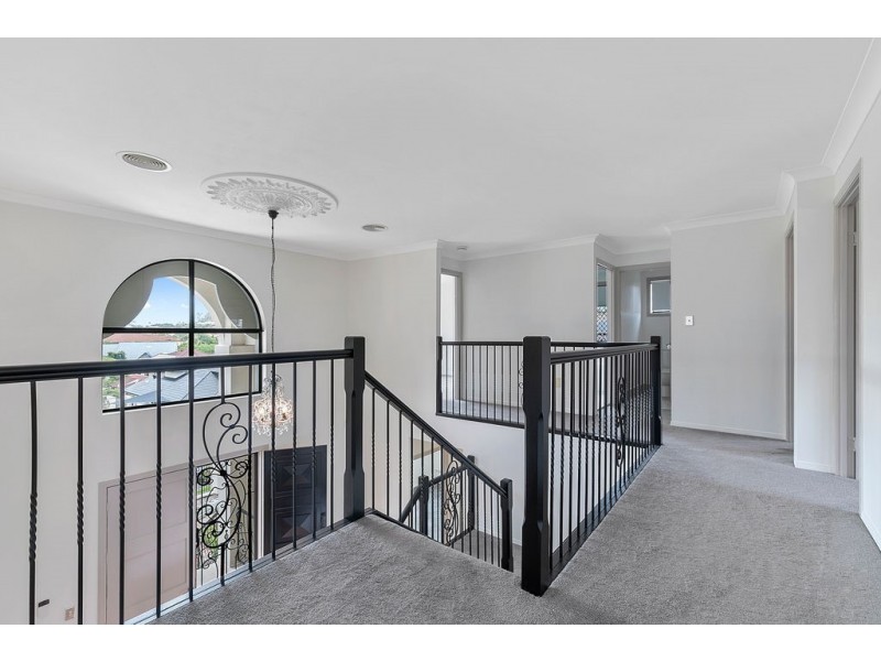 8 Rocklily Court, Chermside West QLD 4032