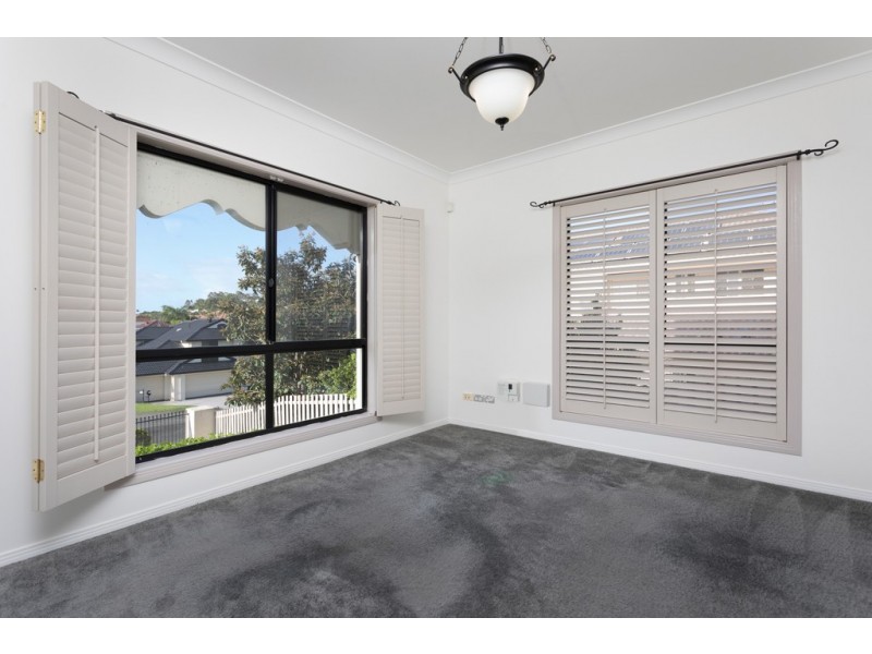 8 Rocklily Court, Chermside West QLD 4032