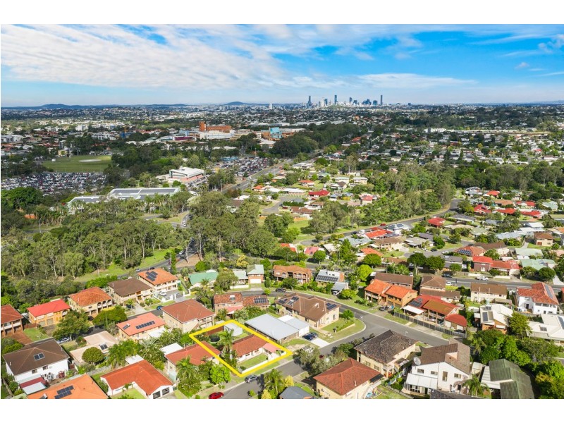 11 Gibum Street, Chermside West QLD 4032