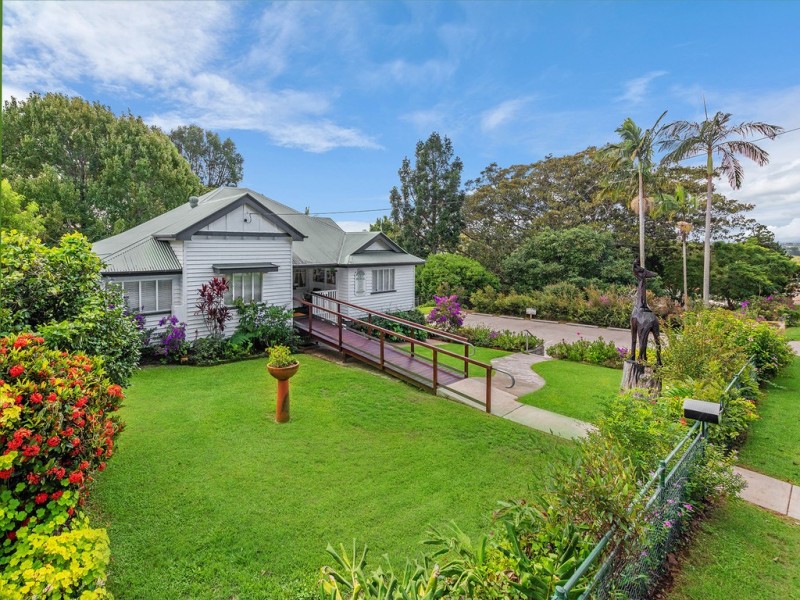 10 Cedar Street, Maleny QLD 4552