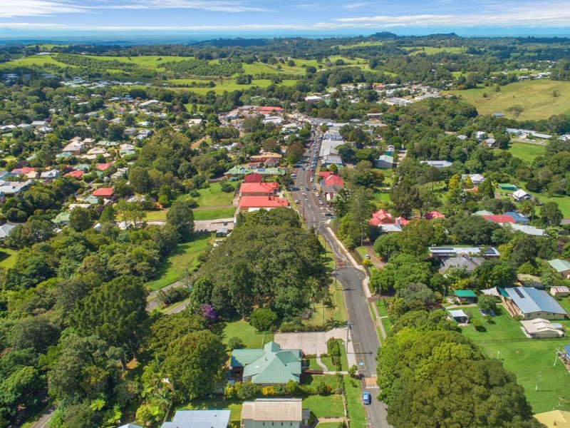 10 Cedar Street, Maleny QLD 4552