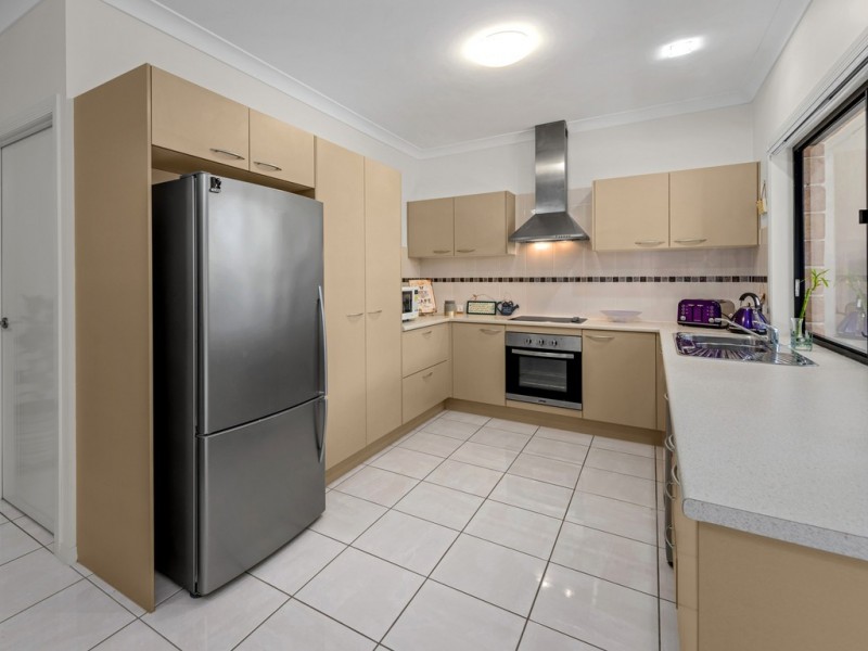 2/64 Georgina Street, Woody Point QLD 4019