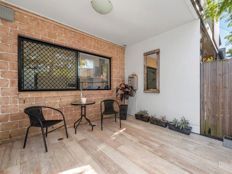 2/64 Georgina Street, Woody Point QLD 4019