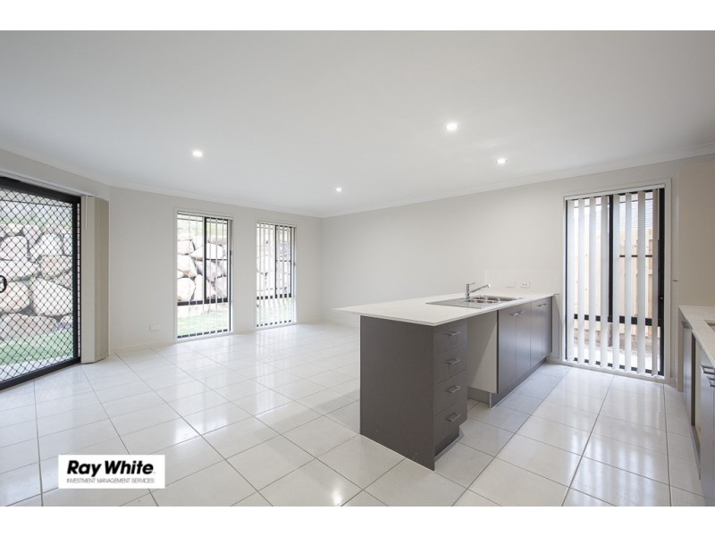 32 Avondale Drive, Pimpama QLD 4209