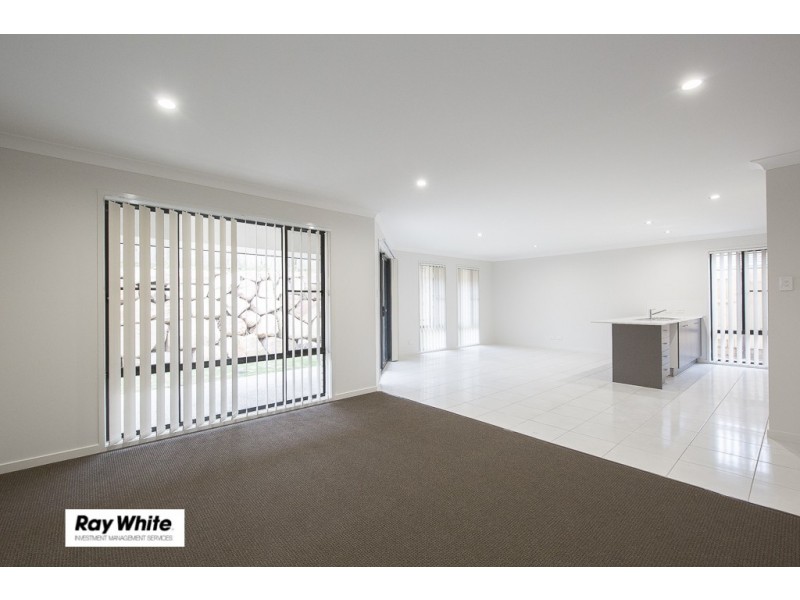 32 Avondale Drive, Pimpama QLD 4209