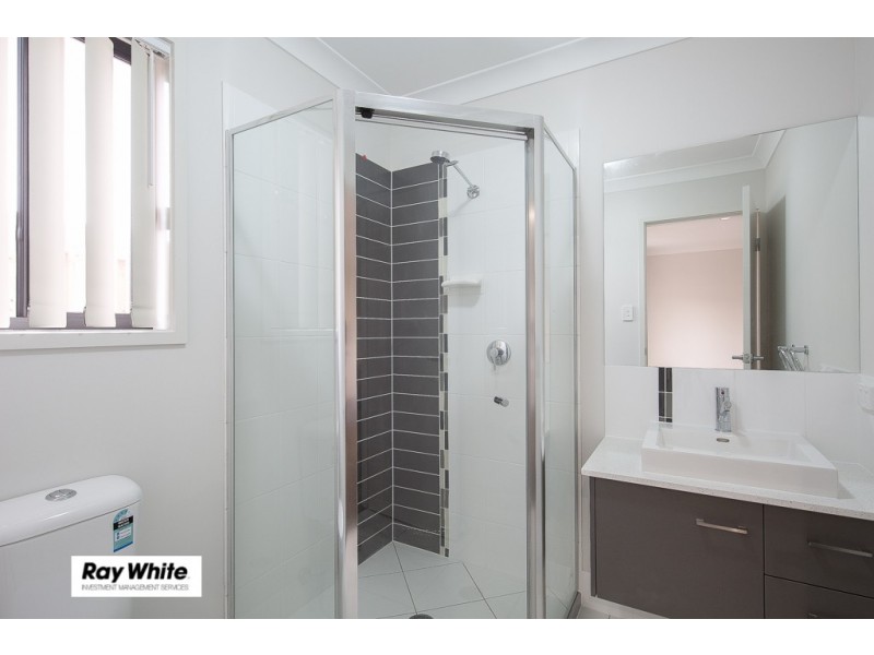 32 Avondale Drive, Pimpama QLD 4209