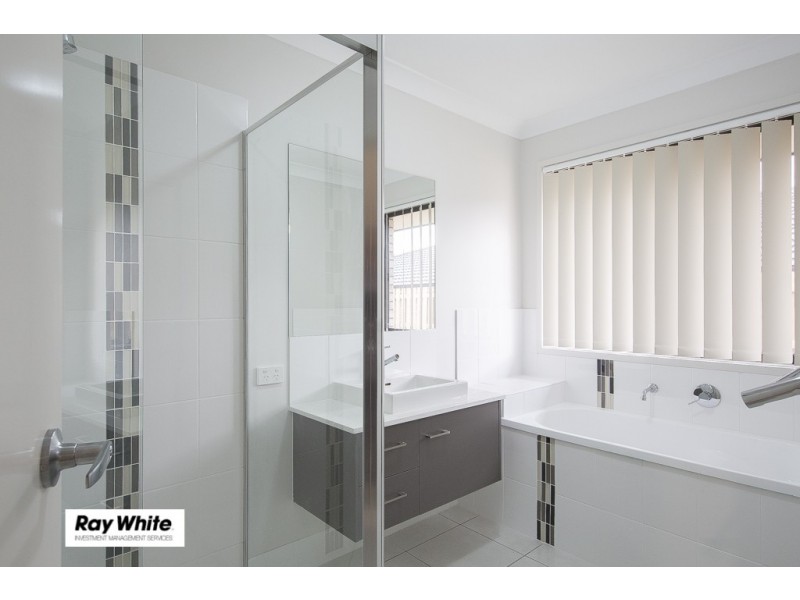 32 Avondale Drive, Pimpama QLD 4209