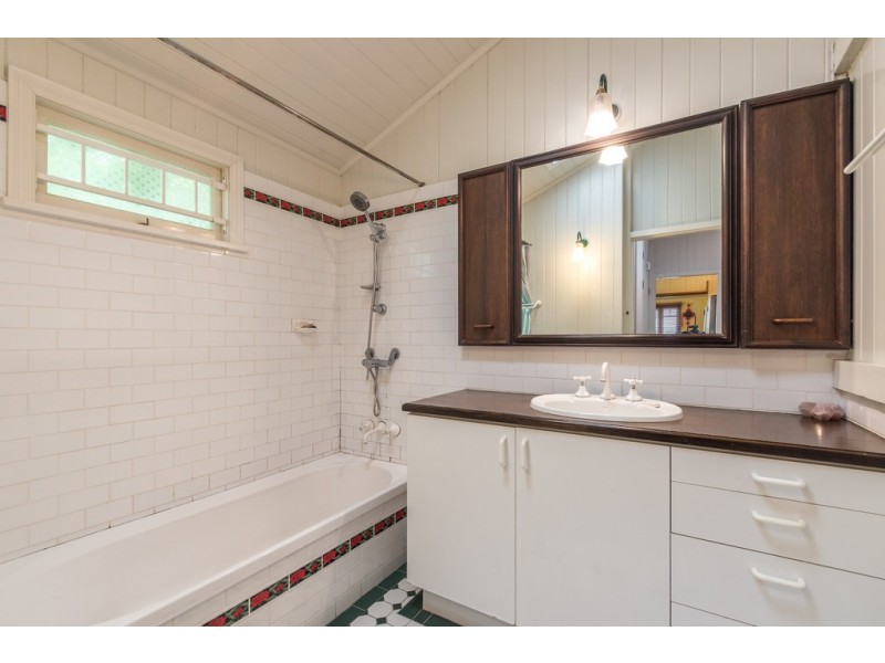 1 Bayview Terrace, Clayfield QLD 4011