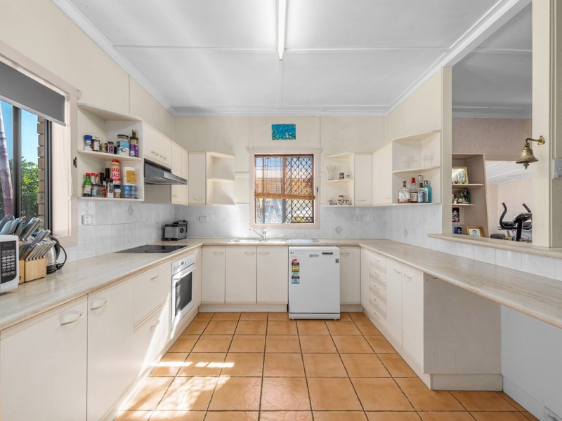 5 Koch Avenue, Scarborough QLD 4020