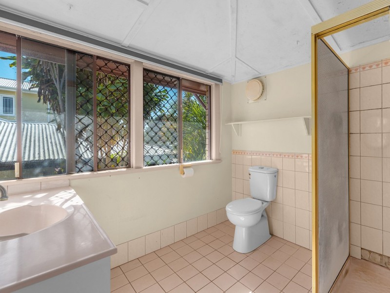 5 Koch Avenue, Scarborough QLD 4020