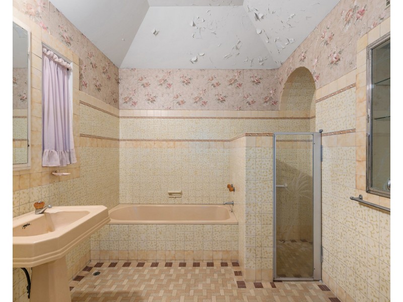 192 Rode Road, Wavell Heights QLD 4012