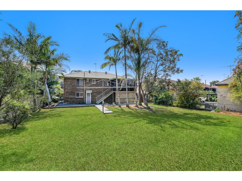 11 Waratah Drive, Clontarf QLD 4019