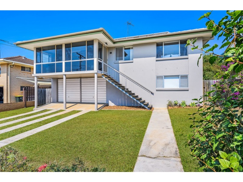 11 Waratah Drive, Clontarf QLD 4019