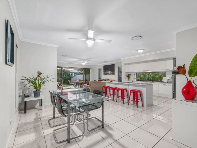 4 Parker Avenue, Northgate QLD 4013