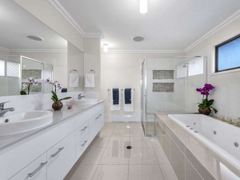 4 Parker Avenue, Northgate QLD 4013