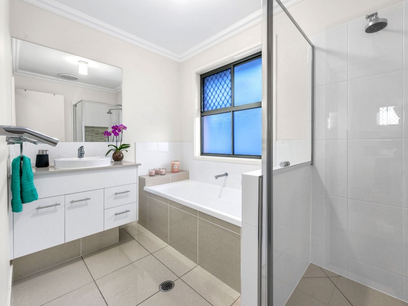 4 Parker Avenue, Northgate QLD 4013