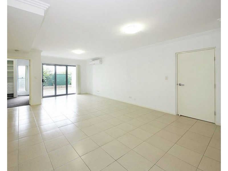 2/14 Battersby Street, Zillmere QLD 4034