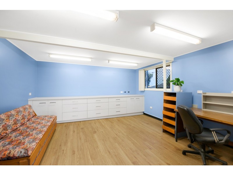 11 Mirragin Street, Chermside West QLD 4032