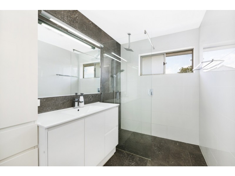 11 Mirragin Street, Chermside West QLD 4032