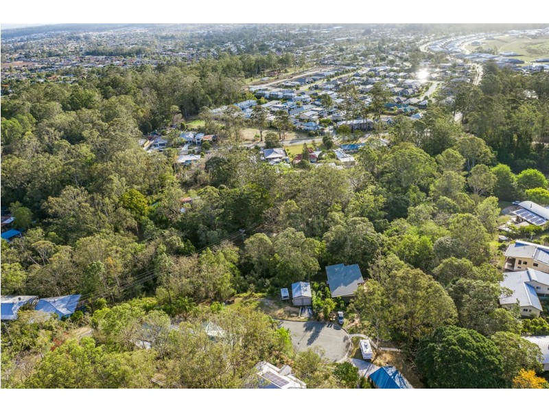 1 Ceratodus Court, Lawnton QLD 4501