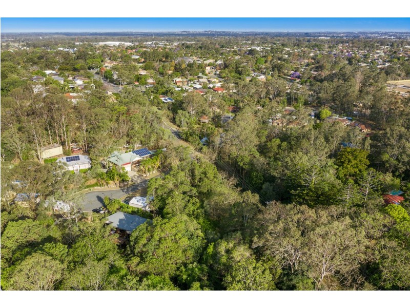 1 Ceratodus Court, Lawnton QLD 4501