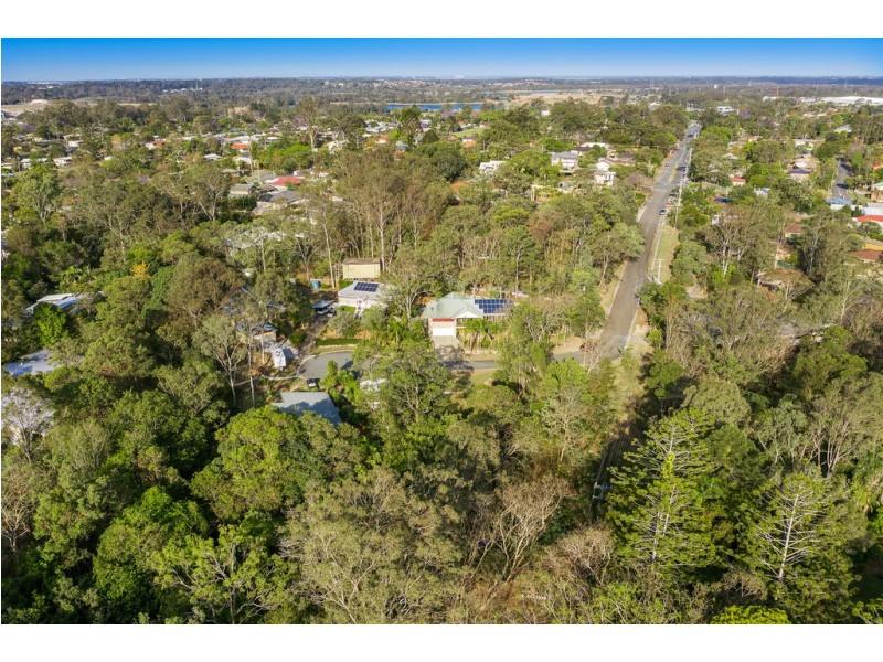 1 Ceratodus Court, Lawnton QLD 4501