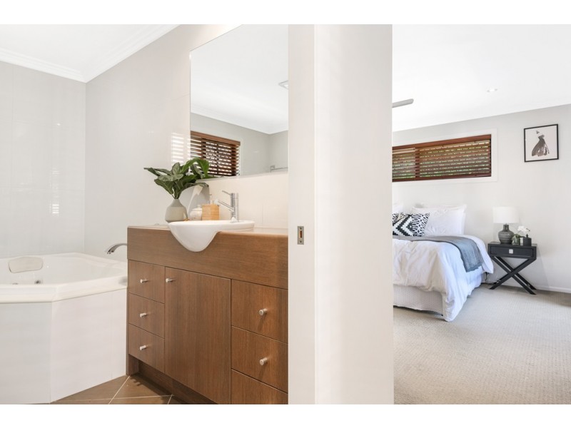 5 Hanbury Street, Chermside West QLD 4032