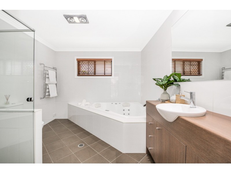 5 Hanbury Street, Chermside West QLD 4032