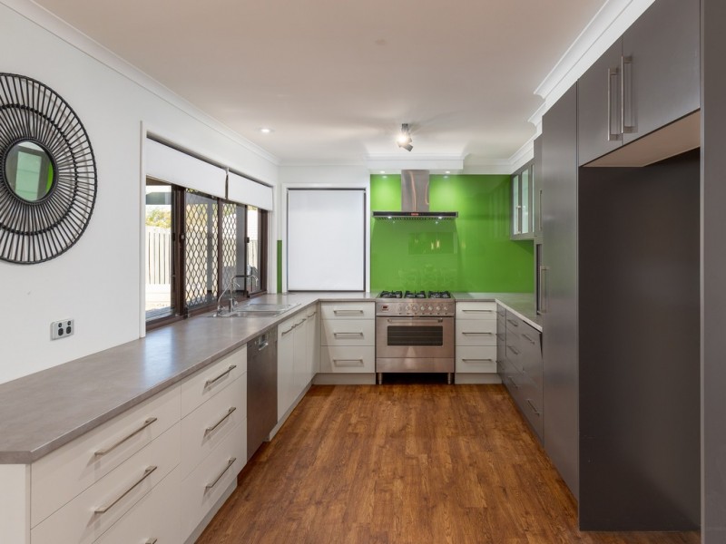 28 Eucumbene Drive, Petrie QLD 4502