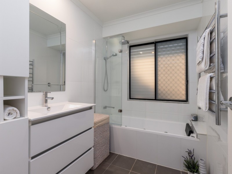 28 Eucumbene Drive, Petrie QLD 4502