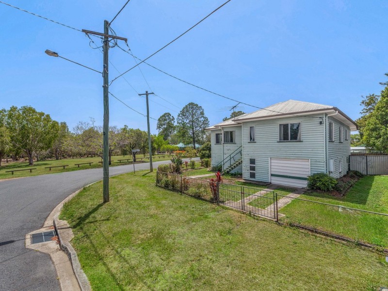 27 Ferguson Avenue, Northgate QLD 4013