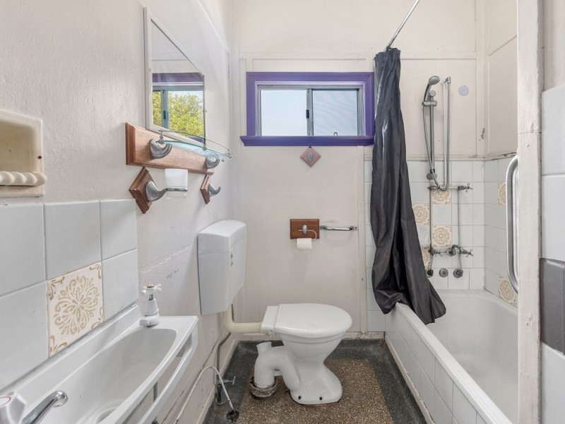 27 Ferguson Avenue, Northgate QLD 4013