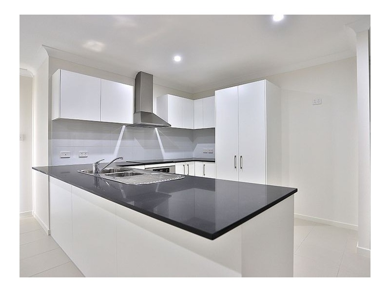 5 Yorkshire Road, Park Ridge QLD 4125