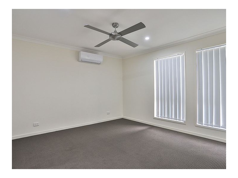 5 Yorkshire Road, Park Ridge QLD 4125