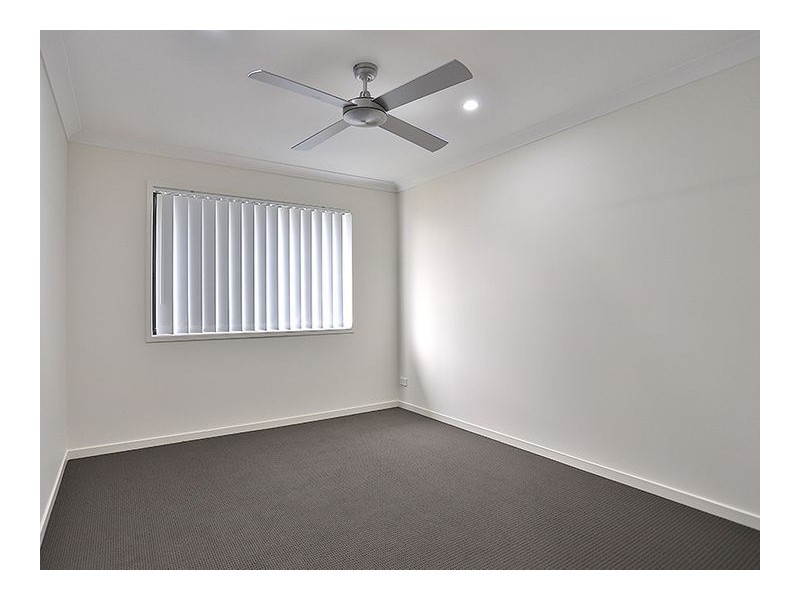 5 Yorkshire Road, Park Ridge QLD 4125